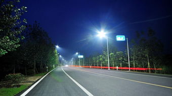 LED路燈節(jié)能改造方案 雙向6車道照明推薦方案（太陽能燈）